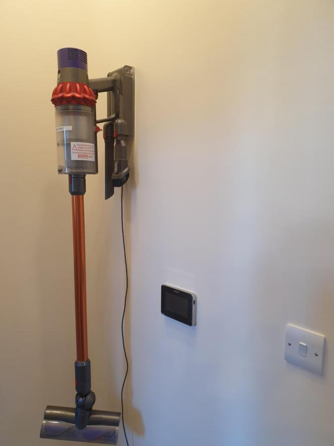 London Luxury Spacious 2 Bedroom Apartment 4 Mins From Ilford Stn. Free Parking エクステリア 写真